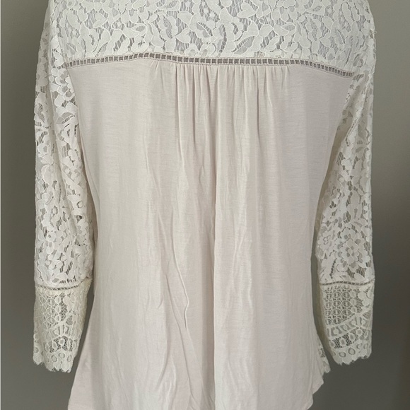 Ivory Top, Lace Detail, Size L - Picture 3 of 5